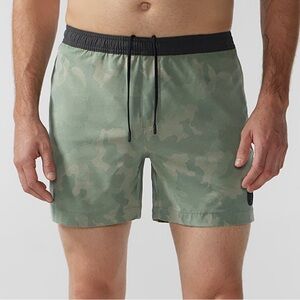 Chubbies The You Can’t See Mes 5.5” Gym Swim Hybrid Short 2.0 Medium Lt Gr Camo